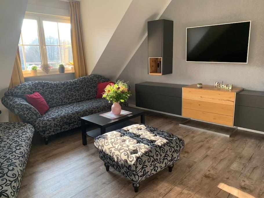 Ferienwohnung Fischer Mit E-Ladestation Direkt Am Haus Schwarzenberg  Exterior foto